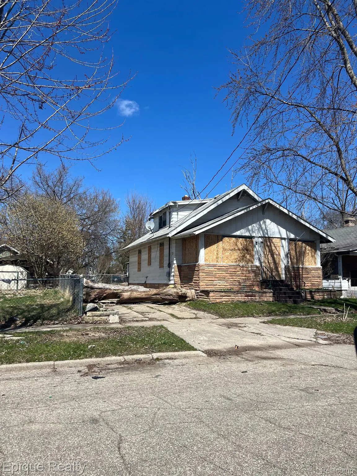 133 E OAKLEY ST, Flint, MI 48503