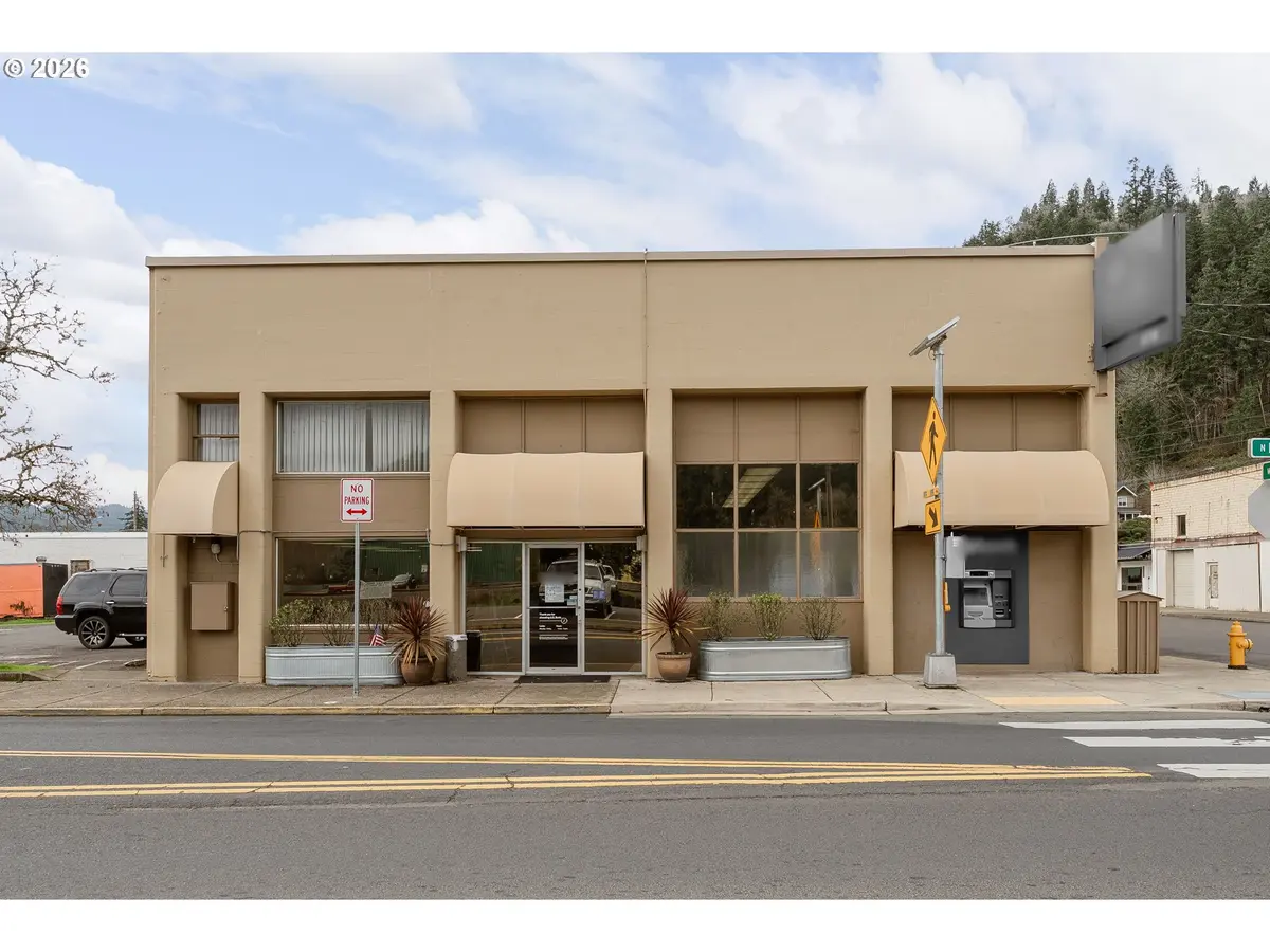 229 N FIRST ST, Drain, OR 97435