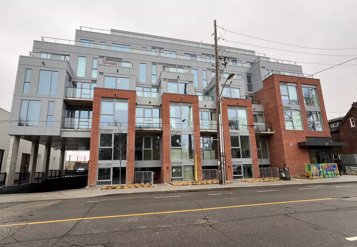 Toronto W01, ON M6K 0H3,57 Brock AVE #706