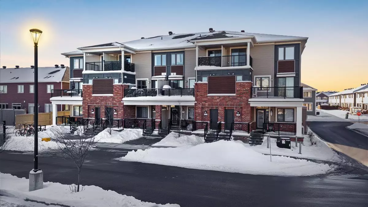 Barrhaven, ON K2J 6N3,78 Lyrid Private