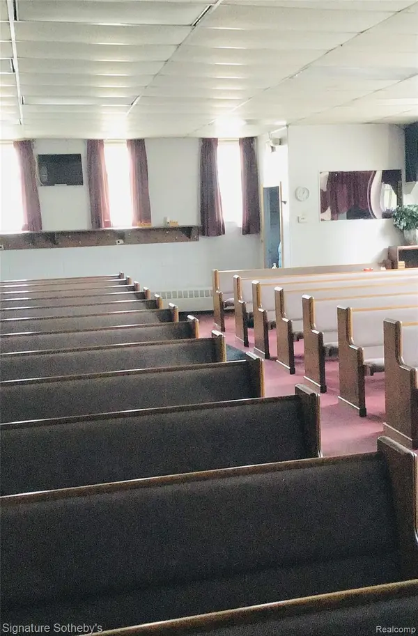 15801 Schaefer HWY, Detroit, MI 48235