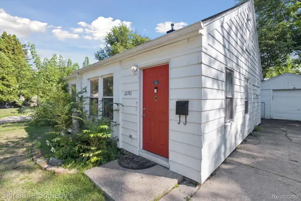 12761 Saratoga ST, Oak Park, MI 48237