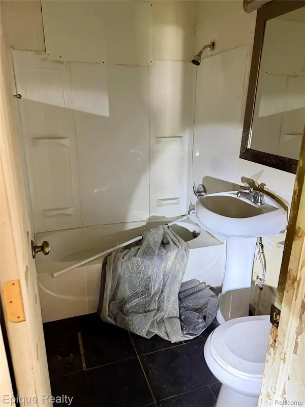 2514 Trumbull AVE, Flint, MI 48504