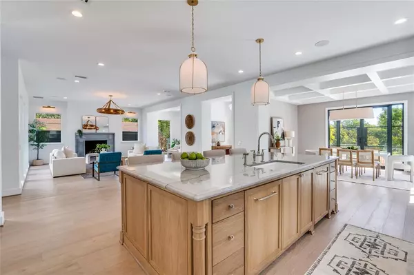 Dallas, TX 75218,9233 E Lake Highlands Drive