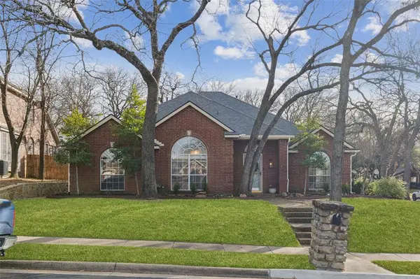 7600 Chestnut Drive,  North Richland Hills,  TX 76182