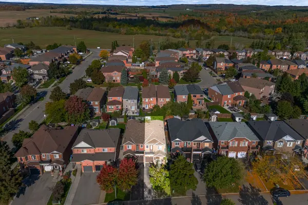 Caledon, ON L7E 2S9,12 Manorwood CT