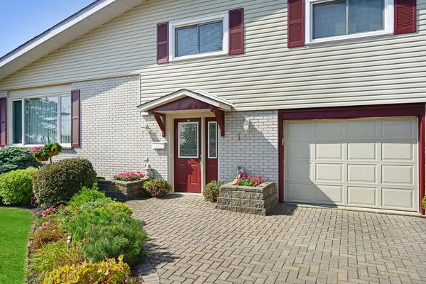 Brockville, ON K6V 3A2,1 Hardy CRES