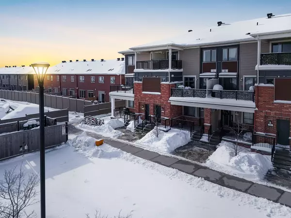 Barrhaven, ON K2J 6N3,78 Lyrid Private