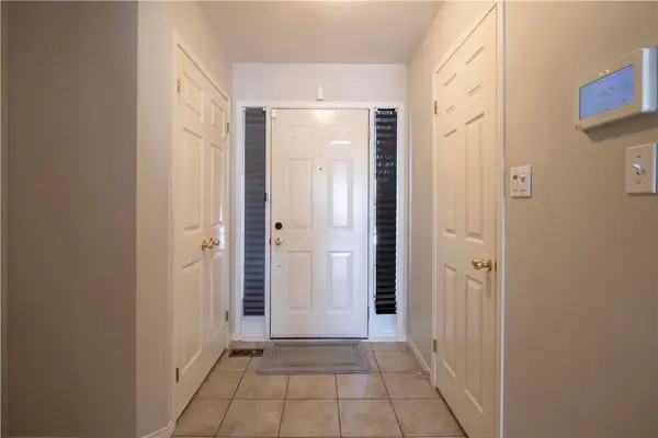 Hamilton, ON L9G 5A4,26 Kendrick CT