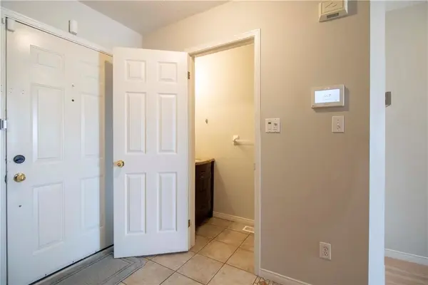 Hamilton, ON L9G 5A4,26 Kendrick CT