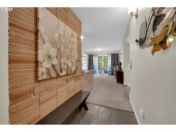 Corvallis, OR 97330,815 NW MERRIE DR