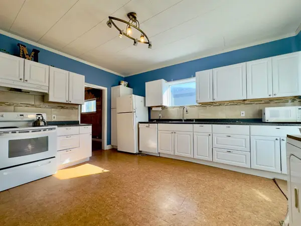 13030 21 Avenue, Blairmore, AB T0K0E0