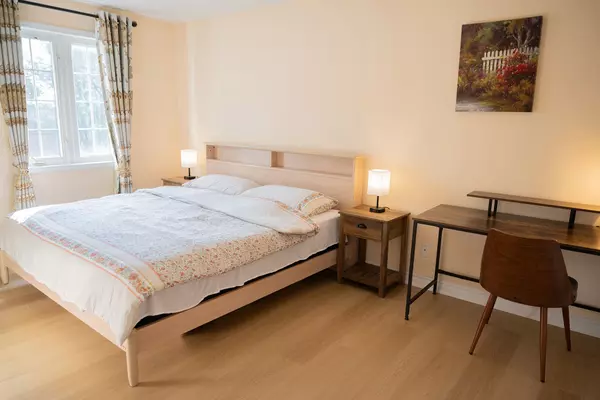 Toronto, ON M2N 7B9,11 Everson DR #414