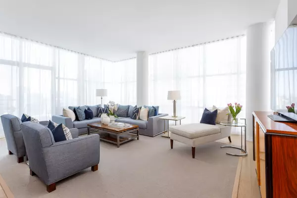 Toronto, ON M5V 3V2,10 Navy Wharf CT #Ph01