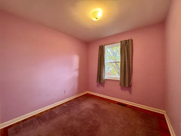 29 Bayview Pkwy, Newmarket, ON L3Y 3W2