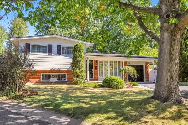 Elmvale Acres And Area, ON K1G 3C3,2337 Samuel DR