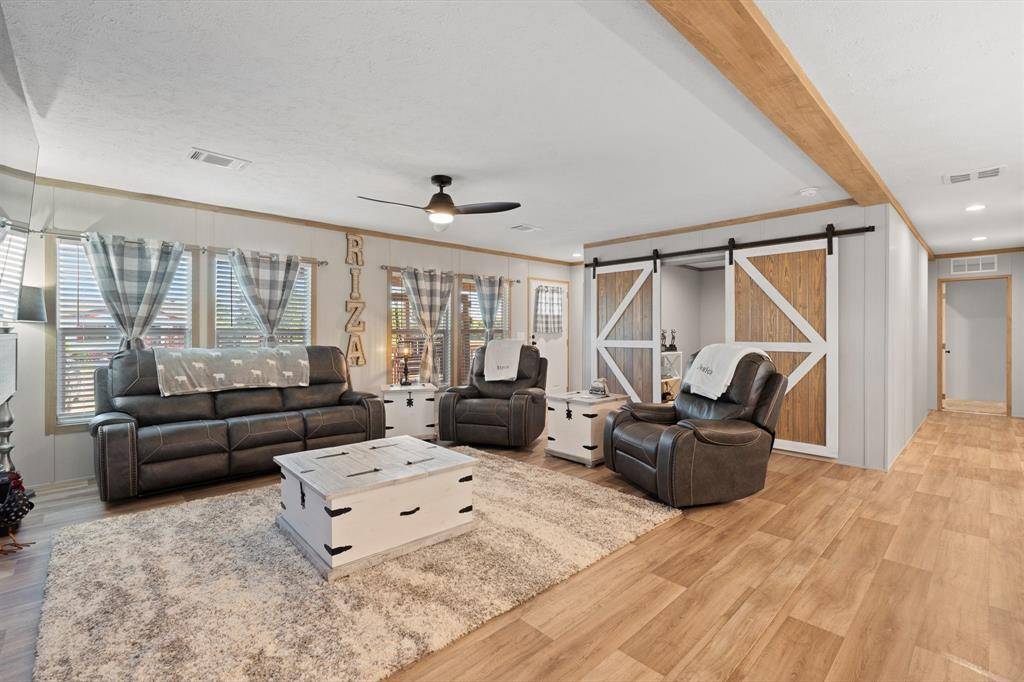 1401 Old Bridge Road, Cleburne, TX 76033