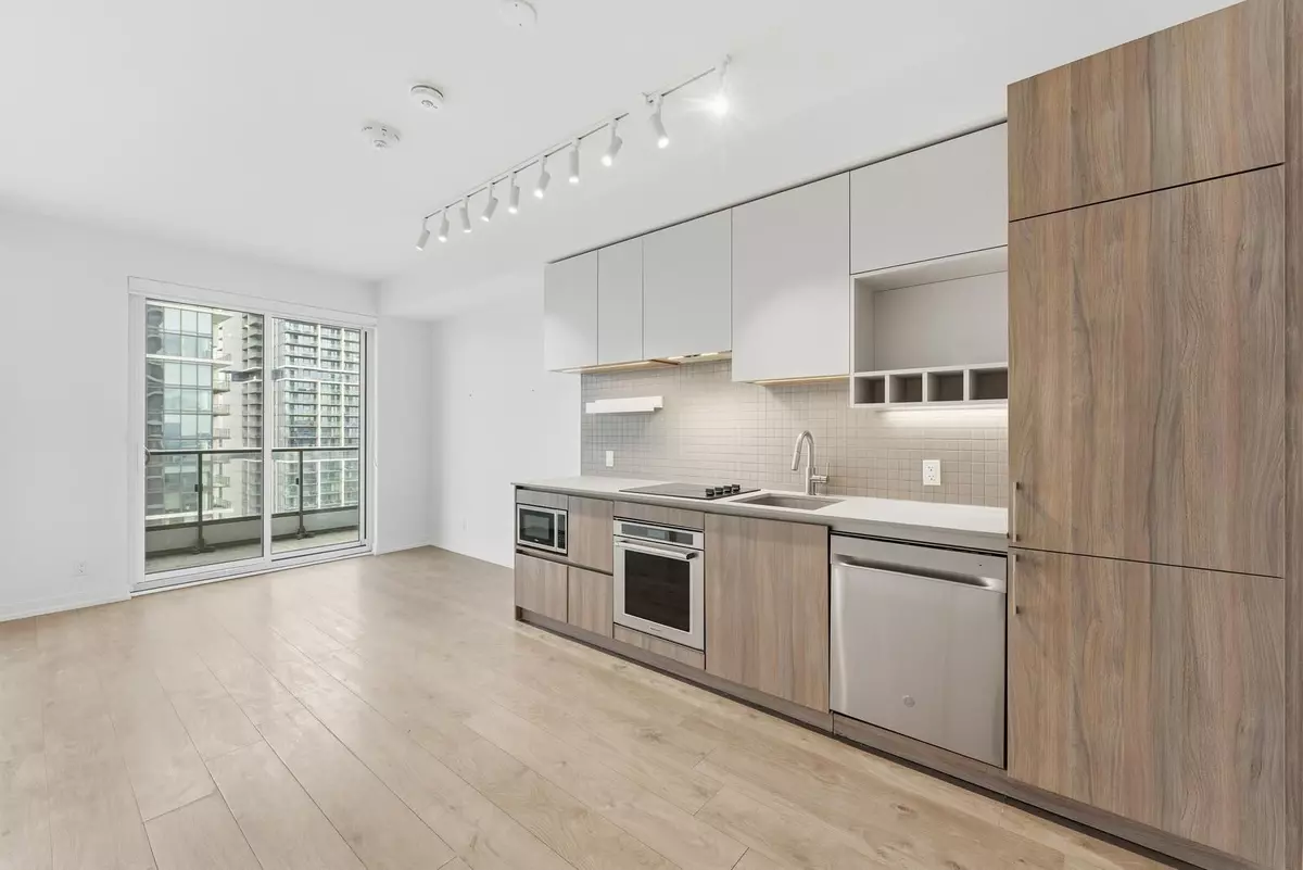 Vaughan, ON L4K 0L1,950 Portage Pkwy #4303