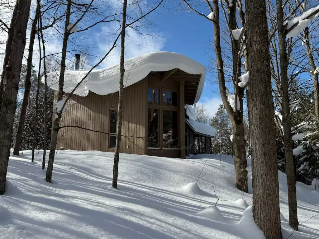 Chatsworth, ON N0H 1R0,603391 Lime Kiln RD