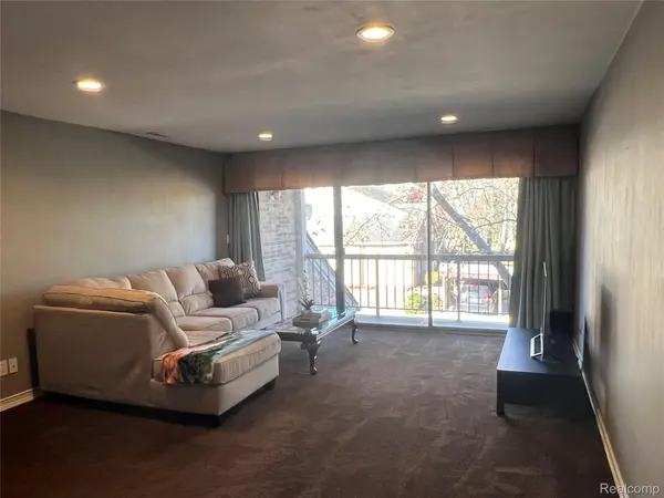 29726 Pine Ridge CIR, Farmington, MI 48331