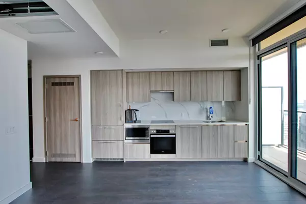 Toronto, ON M5V 0X4,3 Concord Cityplace WAY #4511