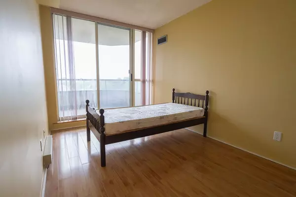 Toronto E05, ON M1W 3X8,175 Bamburgh CIR #702