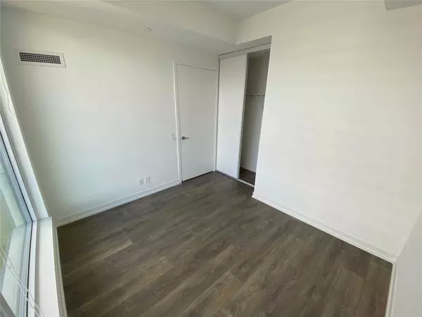 Vaughan, ON L4K 0J5,5 Buttermill AVE #3212