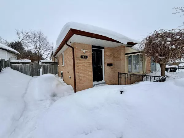 27 Sylvia ST, Barrie, ON L4M 5J2