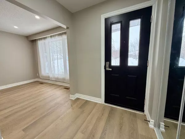 Barrie, ON L4M 5J2,27 Sylvia ST