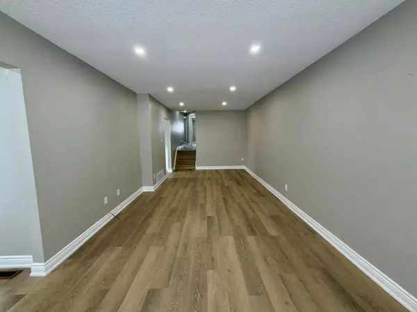 Barrie, ON L4M 5J2,27 Sylvia ST