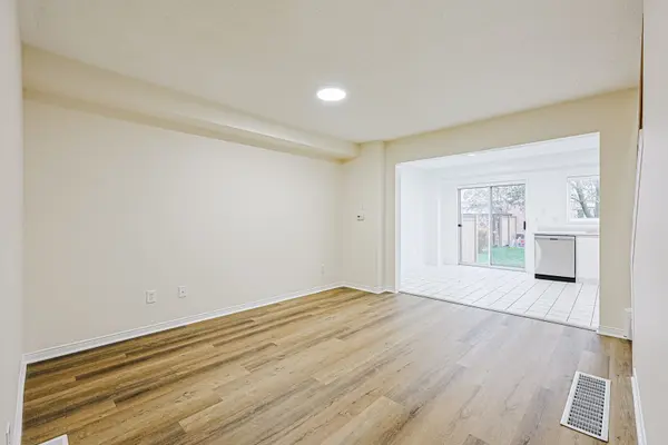 Brampton, ON L6X 5E8,3 Pleasantview AVE #6