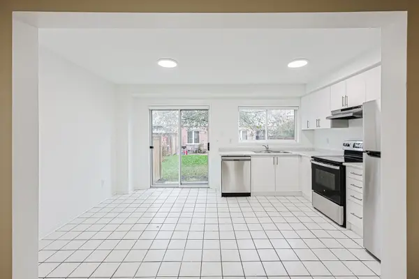 Brampton, ON L6X 5E8,3 Pleasantview AVE #6