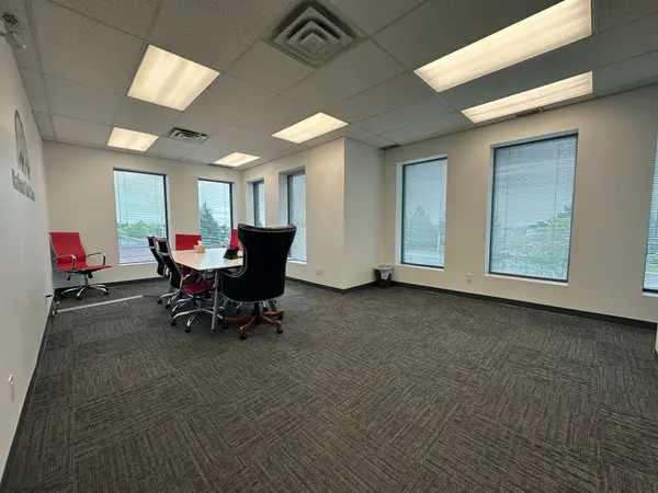 243 North Service RD W #303, Oakville, ON L6M 3E5