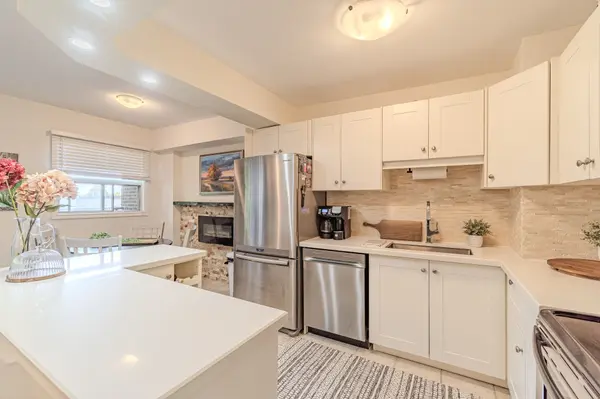 648 Grey ST #305, Brantford, ON N3S 4Y3