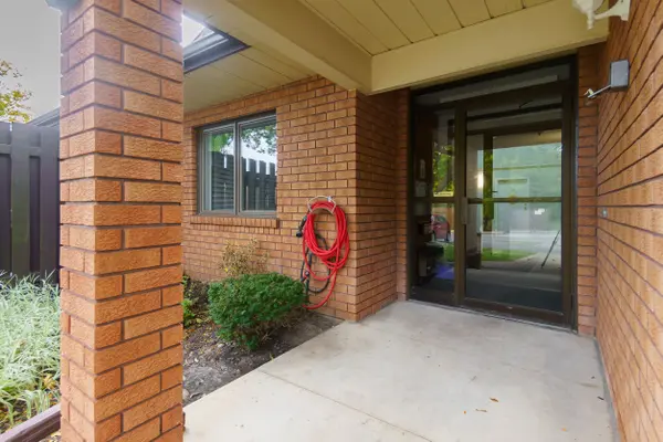 36 Champlain CRES #15, Peterborough, ON K9L 1T1