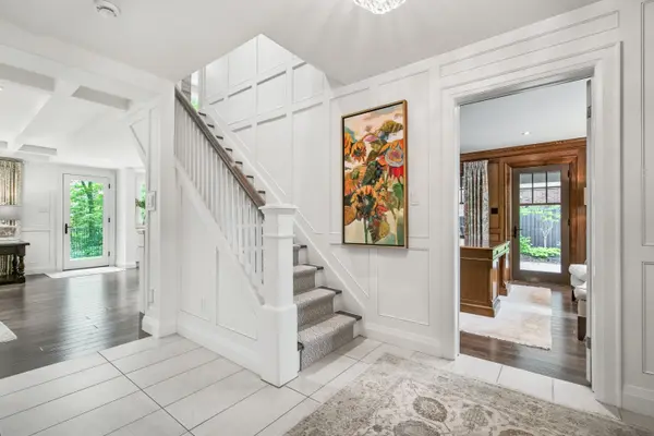 61 Oak Knoll DR, Hamilton, ON L8S 4C2