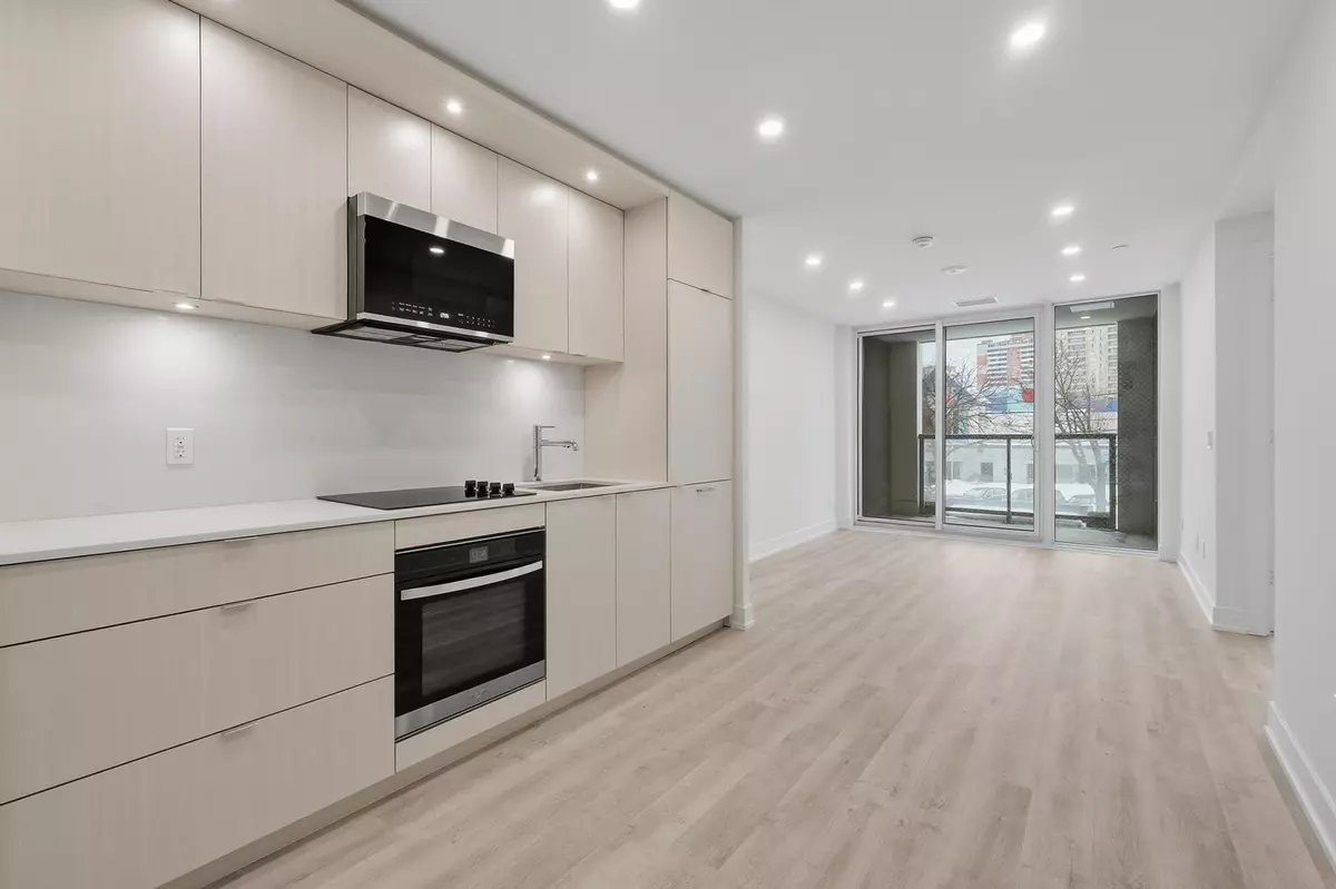 Toronto, ON M9A 0E5,25 Cordova AVE #212