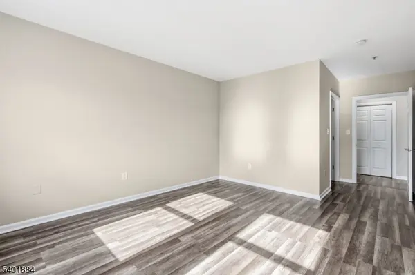 905 River Rd #224, Edgewater Boro, NJ 07020