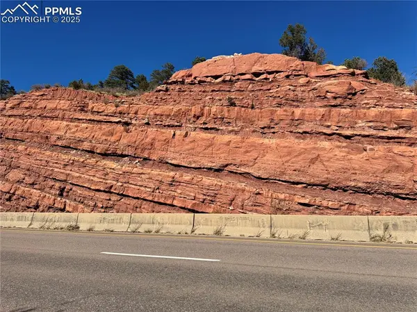 Tarrant ST, Manitou Springs, CO 80829