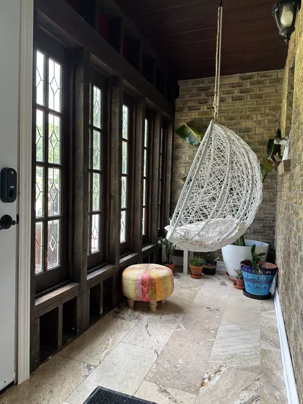 East Gwillimbury, ON L0G 1V0,46 William ST