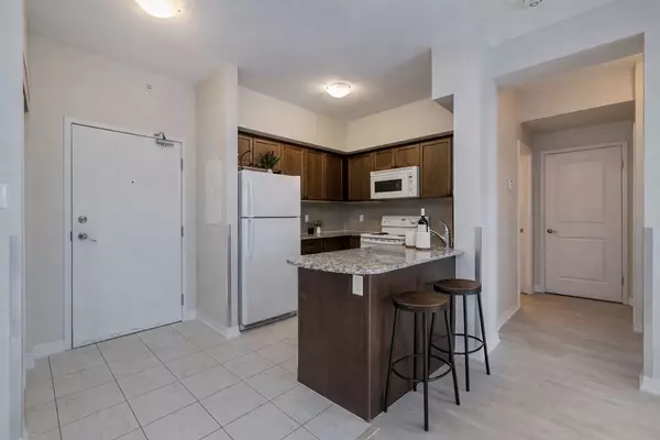 Barrie, ON L4N 9Y4,300 Essa RD #404