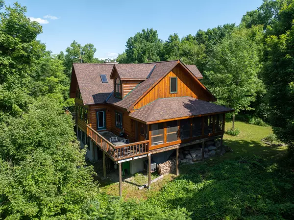 Rideau Lakes, ON K0G 1X0,142 Paddy's LN