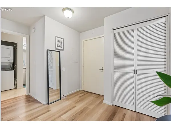 1710 S HARBOR WAY #202, Portland, OR 97201