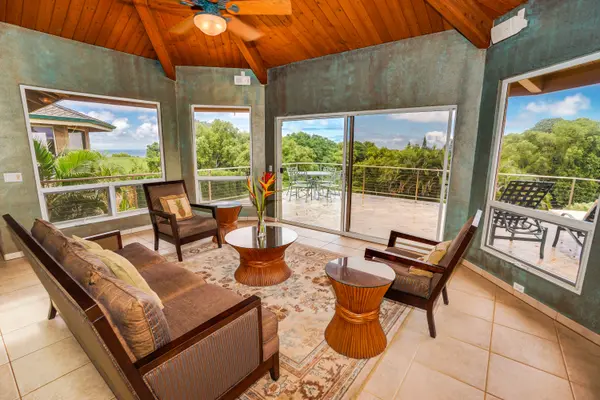 4700 KAPUNA RD, Kilauea, HI 96722