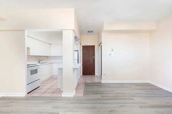 34 Walmer RD #705, Toronto C02, ON M5R 2W6