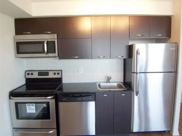 Toronto C01, ON M6K 0A5,38 Joe Shuster WAY W #1009