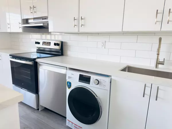 Toronto, ON M5R 2W6,34 Walmer RD #804