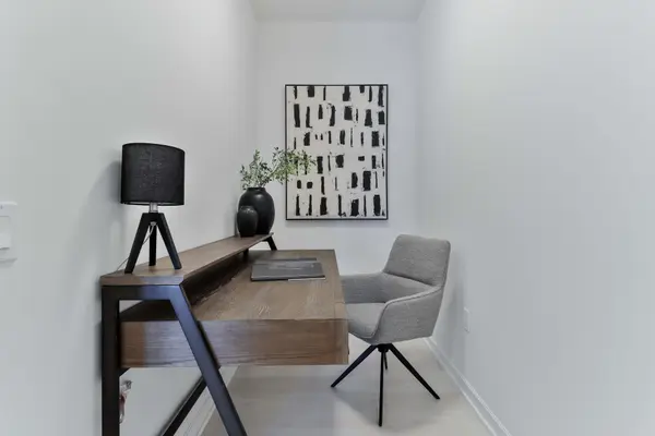 1285 Dupont ST N #1510, Toronto W02, ON M6H 0E3