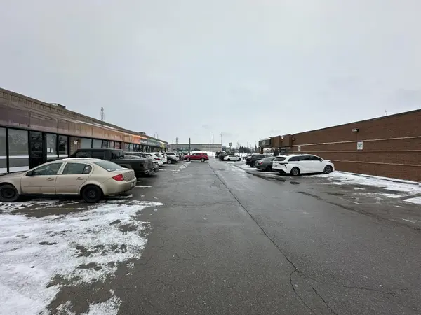 66 Mall RD, Hamilton, ON L8V 5B9