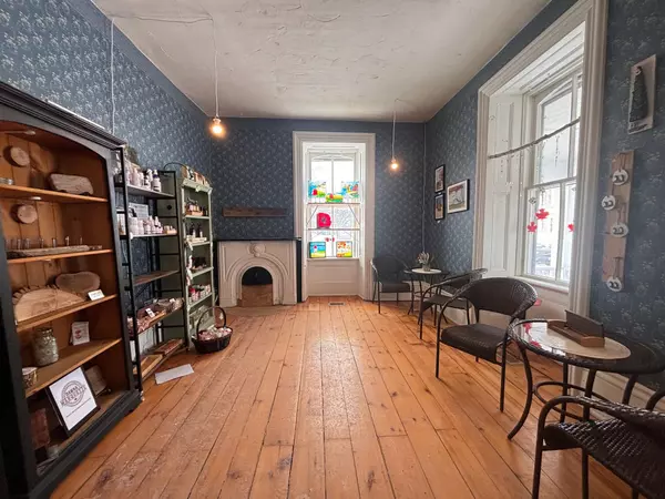 North Dundas, ON K0C 2K0,515 Main ST